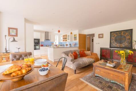 Open Plan Living Room Kitchen 