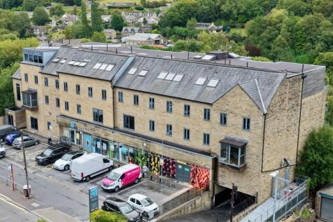Sowerby Bridge, HX6 - property photo