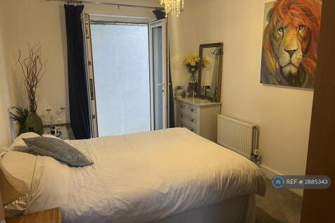 Bedroom With Fitted Wardrobes