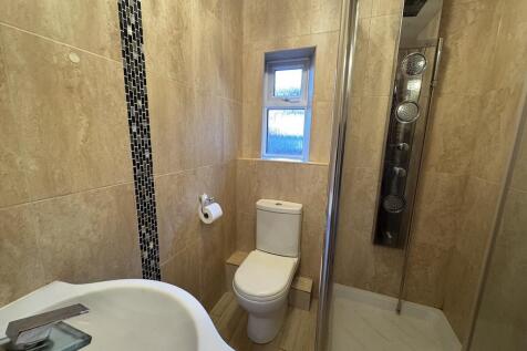 5 - Downstairs Shower Room.jpg