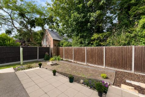 Poplars Park - garden 5.jpg