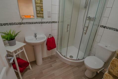 Room 1 En-Suite