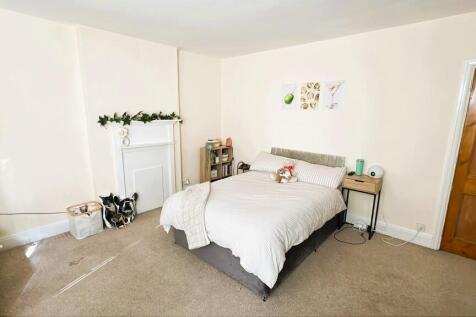 Harlaxton Drive, Nottingham, Nottinghamshire, NG7 photo 2