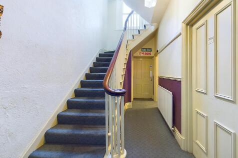 CAM04201G0-PR0017-STILL021