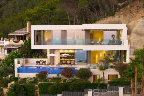 Ultra modern new build villa in Cala Llamp