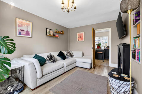 Living Room (2)