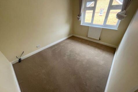 3 Bedroom house to rent, Primrose Close, Haydon Wick photo 5