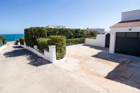 Villa with sea views in S'Algar