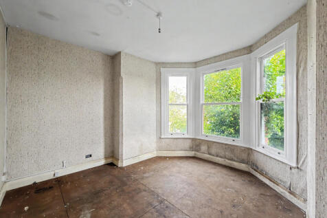 Flat A, 66-68 Dukes Avenue, London, N10 2PU