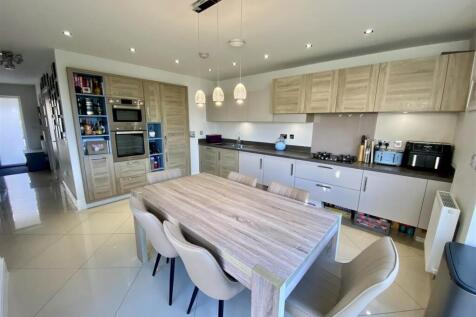 Bramleys Estate Agents - Moorcroft Close - Mirfiel