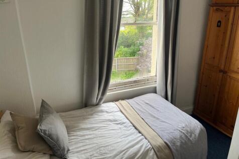 bed 3.jpg