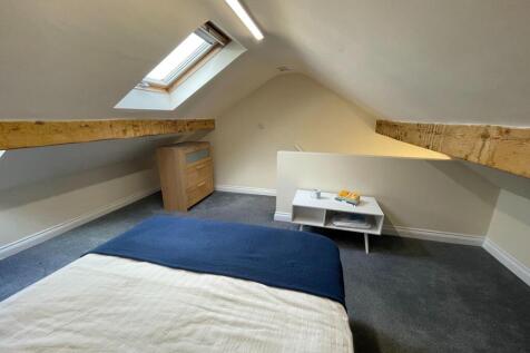 Room 3  (Maisonette) Derrington Avenue, Crewe, CW2 photo 3