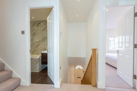 5, Tilekiln Close, Waltham Cross, Herts, EN7 5RE-3