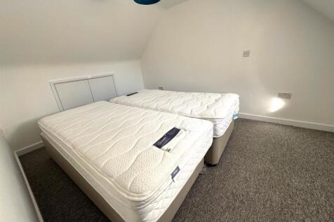 BEDROOM ONE PIC 2.jpg