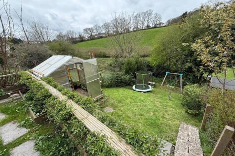 Bottom garden.jpeg