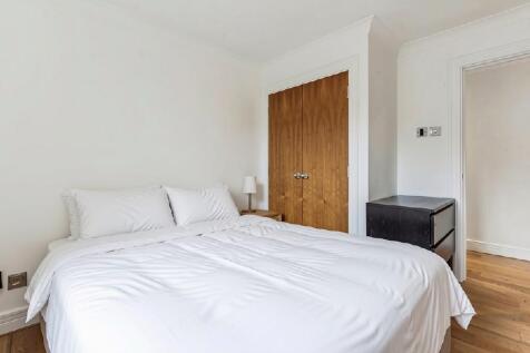 Keble Place, Harrods Village, Barnes photo 4