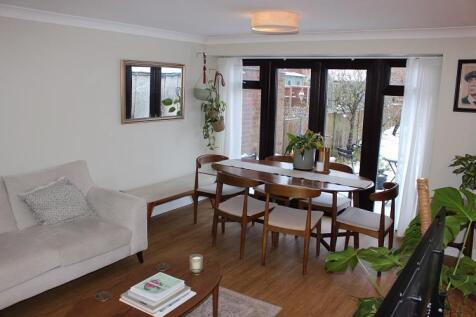 Generous Lounge/Dining Room