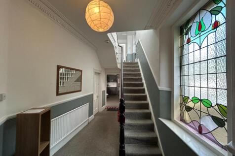 39 Greenbank Hallway.jpg