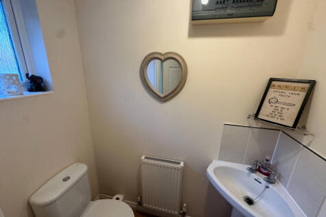 Cloakroom/wc