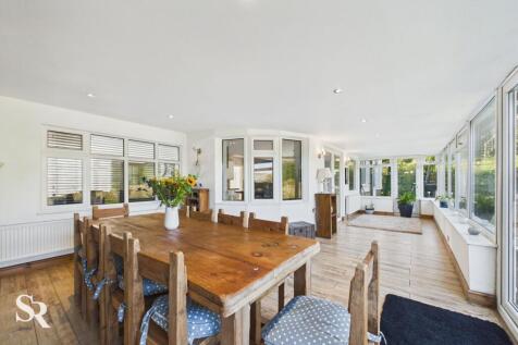 Garden Room / Dining Area