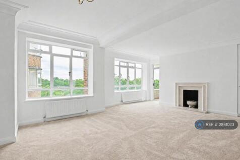 Living Room (1/3)