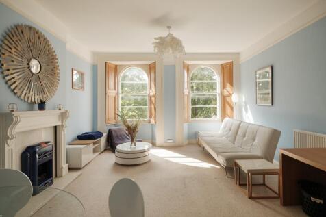 Living Room ()