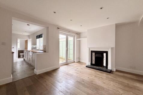 Hambrook Street, GL52 6LW photo 5