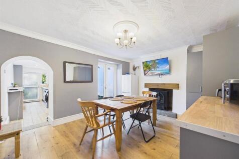 2 - Terraced House for Auction, Kingswood.jpg