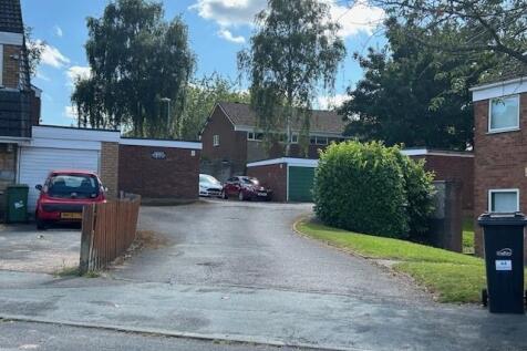 28 access to garage court.jpg