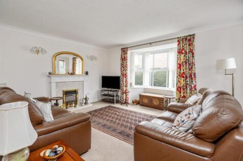 4 Barwell Close_7.jpg