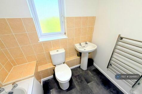 Pointer Close, London, SE28 photo 3
