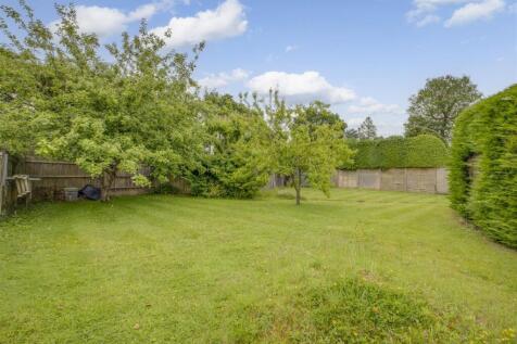 43 Wheeler Avenue, HP10 8EB-11.jpg