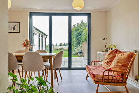 8664108-interior1...