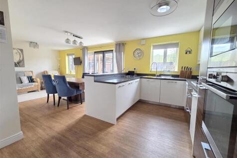 Family Kitchen Diner