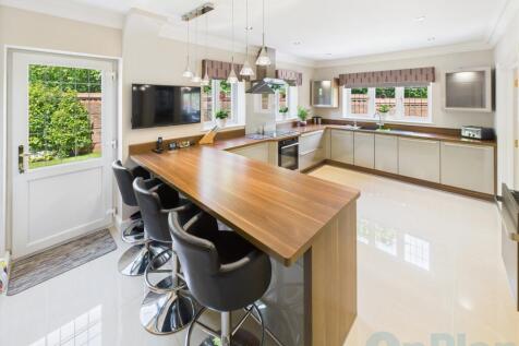 CAM04024G0-PR0030-STILL011