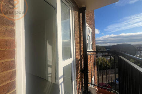 WhatsApp Image 2025-11-18 at 15.09.56 (1).jpeg