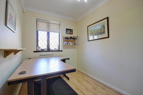 Conifer Close (15).jpg