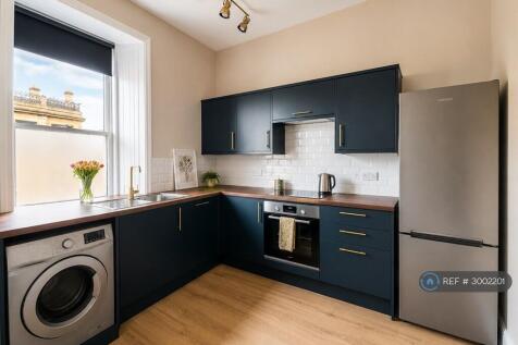 Kitchen / Living Room