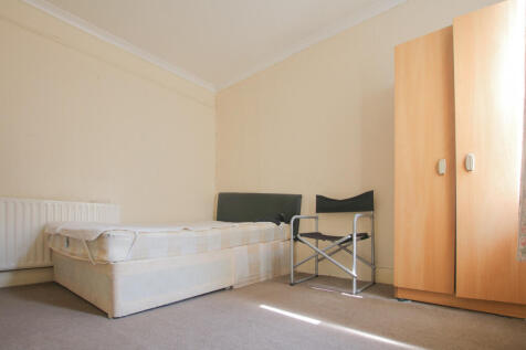 Brockham Drive,  Ilford, ig2 photo 3