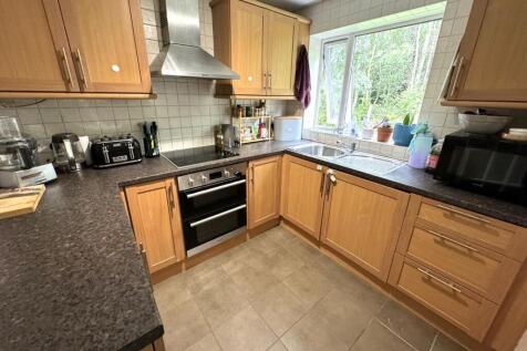 2 bed terraced to rent Woodman Rd, London CR5