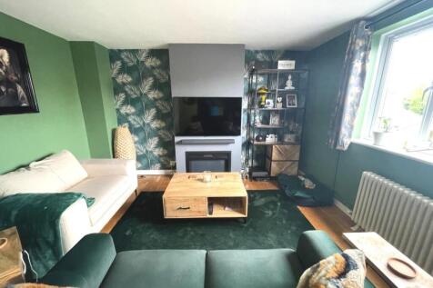 Living Room.JPG