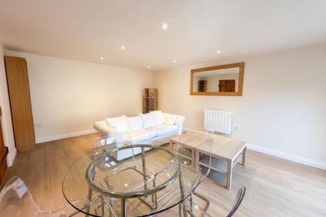 Monmouth Close, Kenilworth, CV8 photo 3