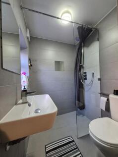 A well presented one bedroom ground floor flat in