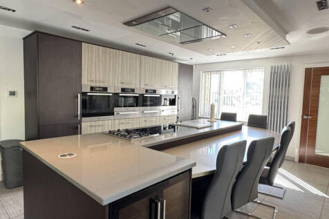 Family Dining Kitchen
