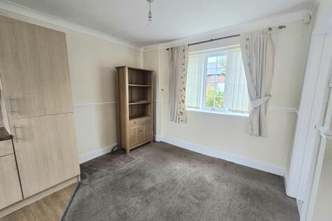 Deightonby Street, photo 4