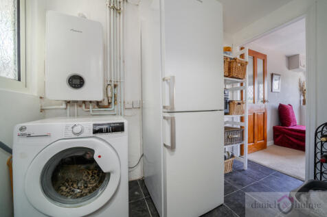 31 Campbell Avenue-13