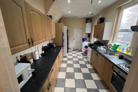 Rolleston Drive, Lenton, Nottingham, NG7 1LA photo 4