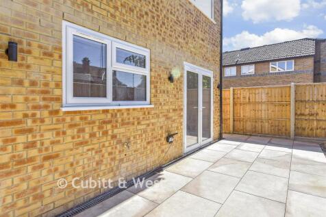 Hi612 - Patio / Decking