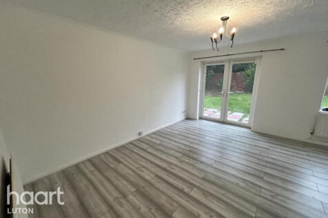 Hawkfields, Luton photo 4