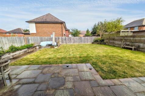 Rear garden 3 new.jpg